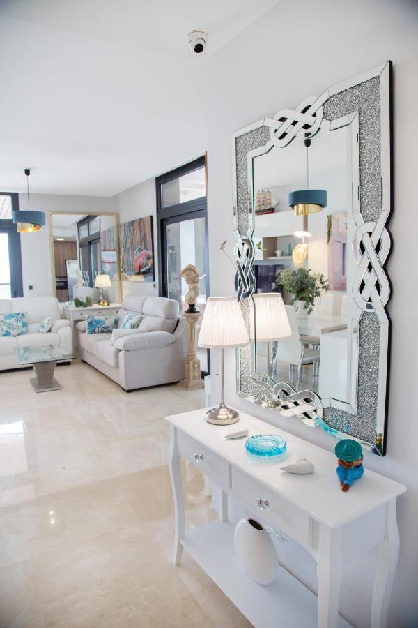 Appartamento Sunset Waves Benidorm Julieta Vistas Al Mar Premium 200 Mt2 Con Jacuzzi En Terraza Esterno foto