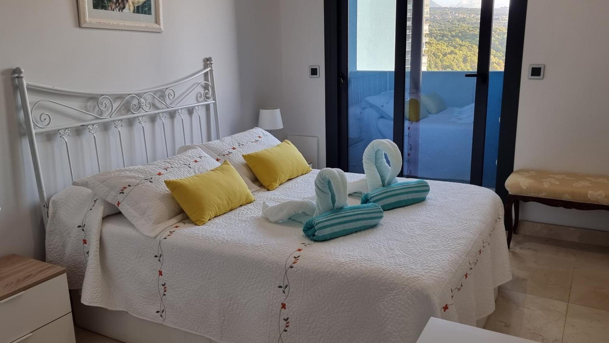 Appartamento Sunset Waves Benidorm Julieta Vistas Al Mar Premium 200 Mt2 Con Jacuzzi En Terraza Esterno foto